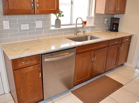 4th image of 1086 Golf Ave