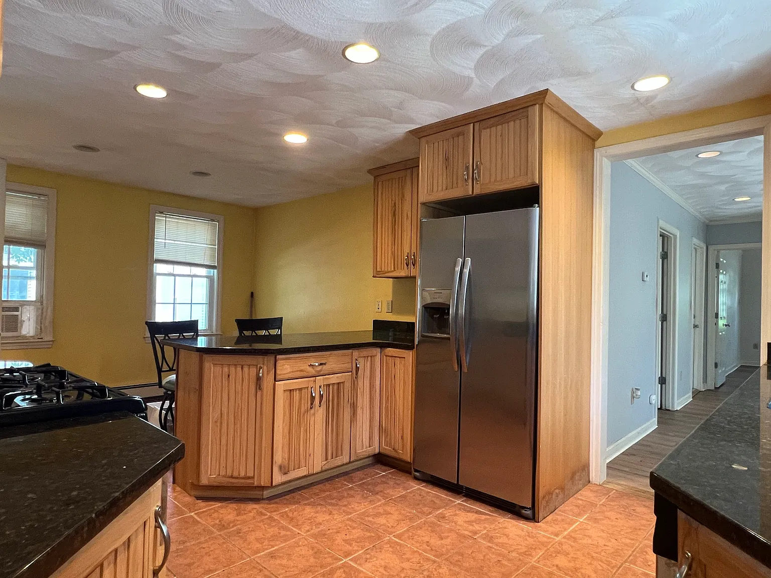 3 bed, 1100 sqft, $2,750 — Photo 2