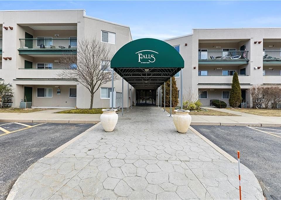 1st image of 31 Devereux St APT 103
