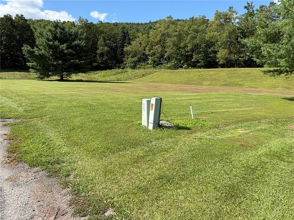 2nd image of LOT 4 Colonial Dr Lot 4
