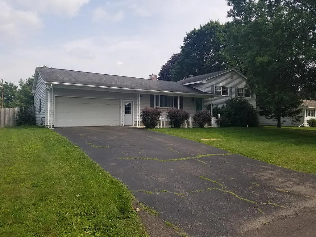 212 Oriole Dr photo 1