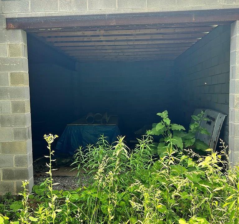 2nd image of 585 Northview Rd