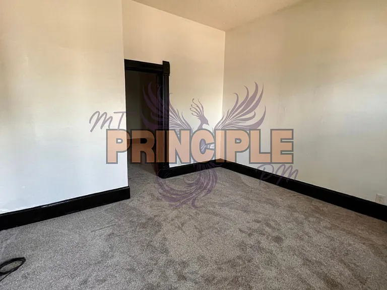 517 W Granite St — Photo 3