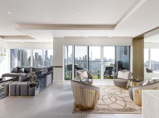 200 Cumberland St #3802, Toronto, ON M5R0B7