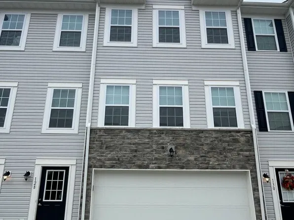 128 Coyote Willow Dr, Etna, OH 43068