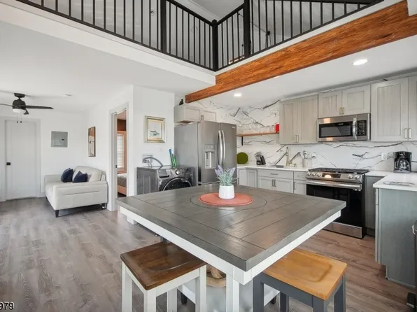 220 Bay Ter, Seaside Heights Boro, NJ 08751