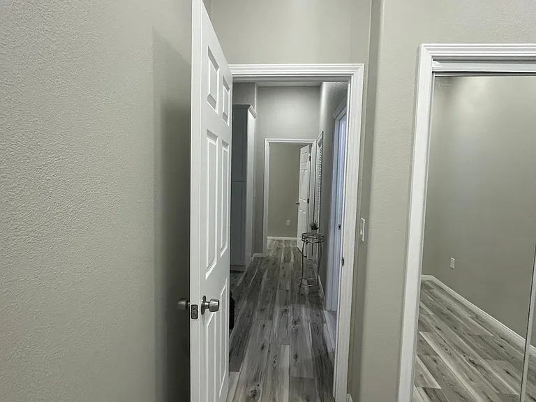 1710 Golden Way #B — Photo 20