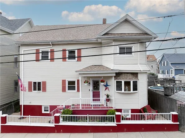 522 Slade St, Fall River, MA 02724