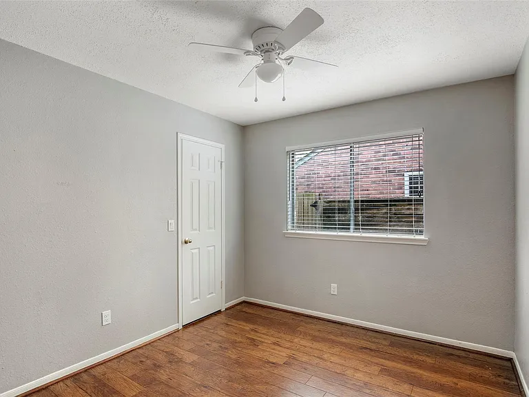 98 S Village Knoll Cir — Photo 17