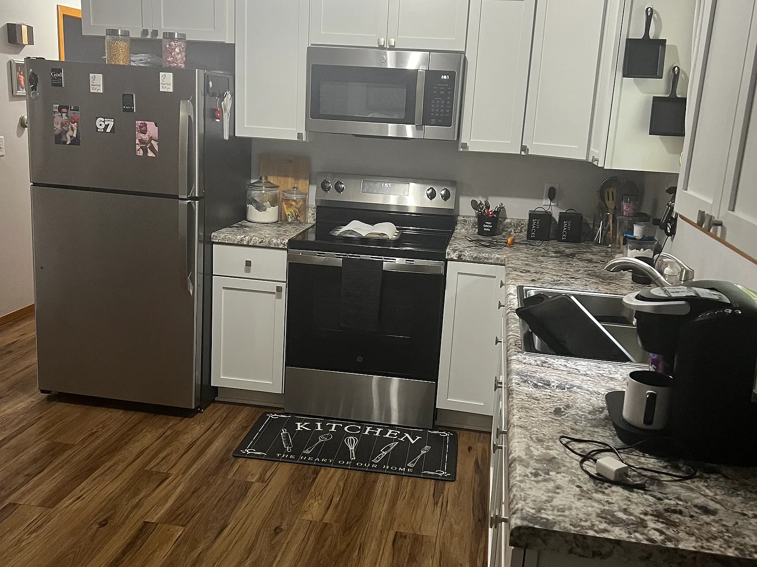 2 bed, 700 sqft, $1,300 — Photo 3