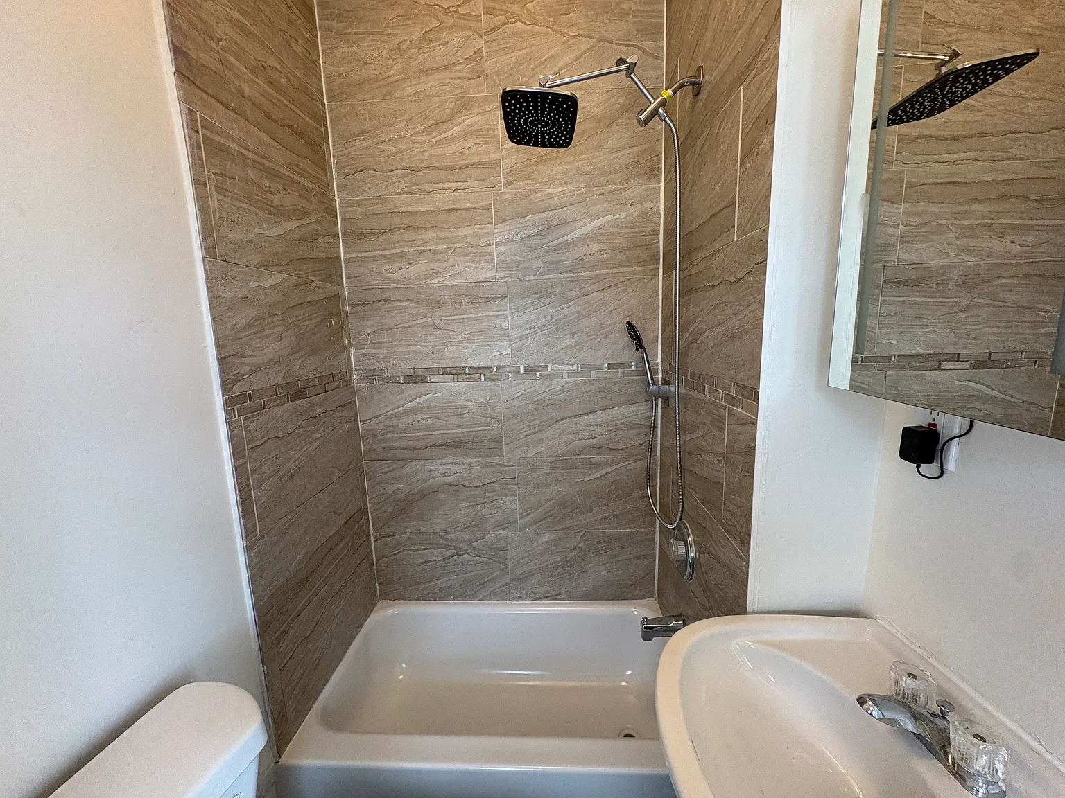 1 bed, 795 sqft, $1,649 — Photo 4