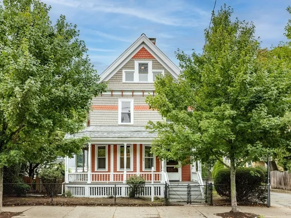 136 Elm St, Cambridge, MA 02140
