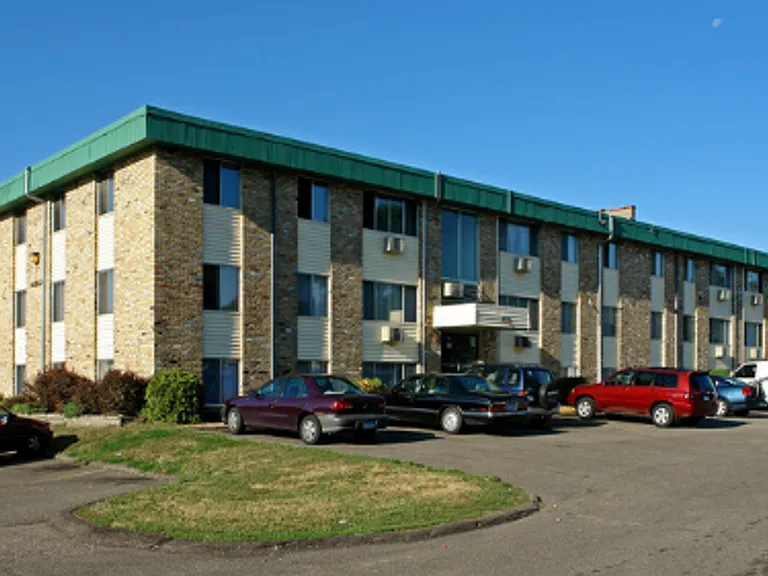 Woodbridge Terrace Apartments — Photo 3