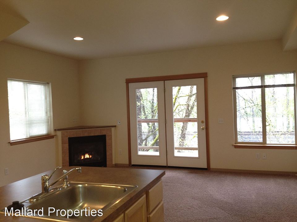 1st image of 1933 Garden Ave APT 2