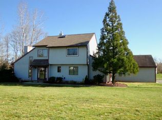 3 York Dr, Annandale, NJ 08801