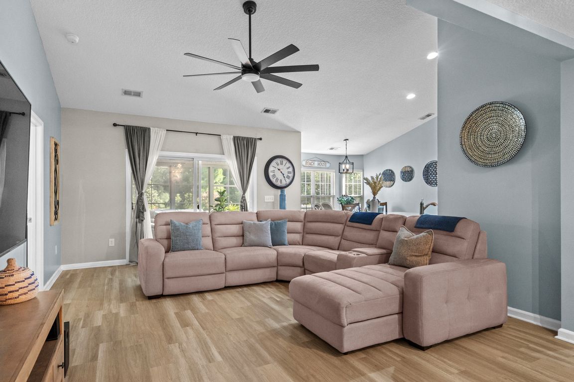 next background image