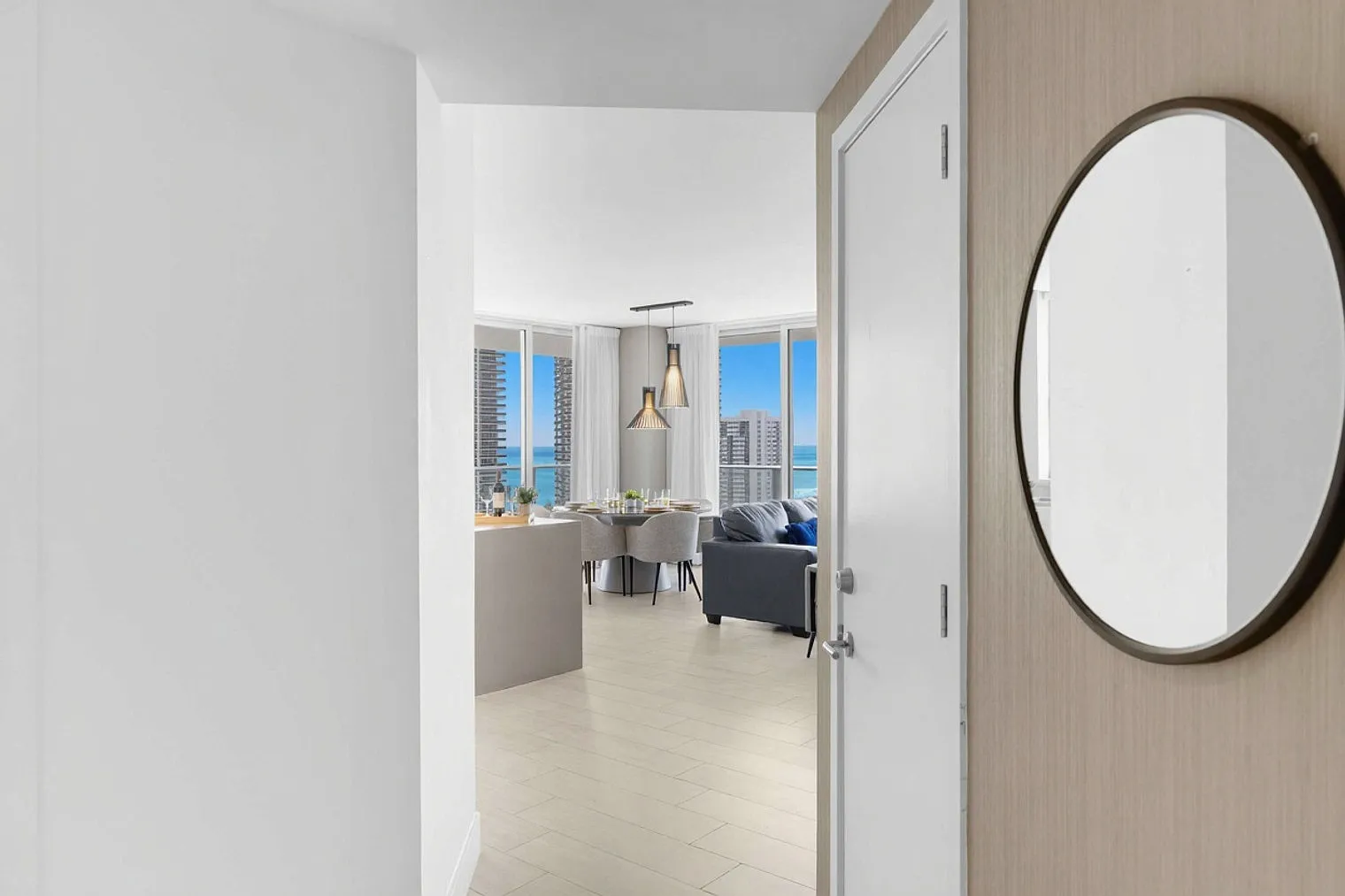 2 bed, 2.0 bath, 1097 sqft, $5,271 — Photo 3