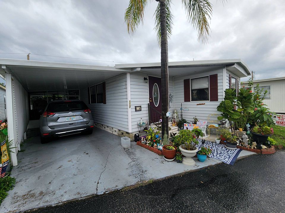 1st image of 2701 34th St N #117