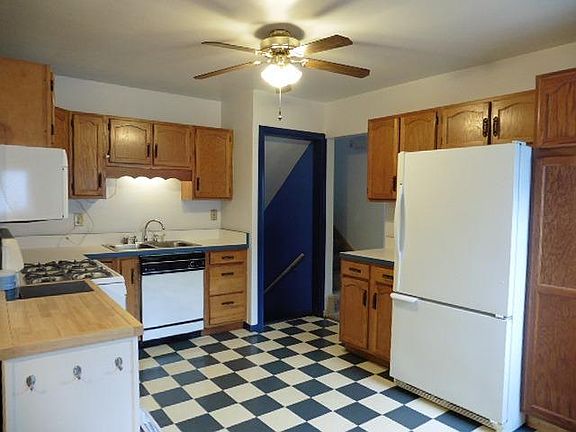 3rd image of 2819 Grand Blvd