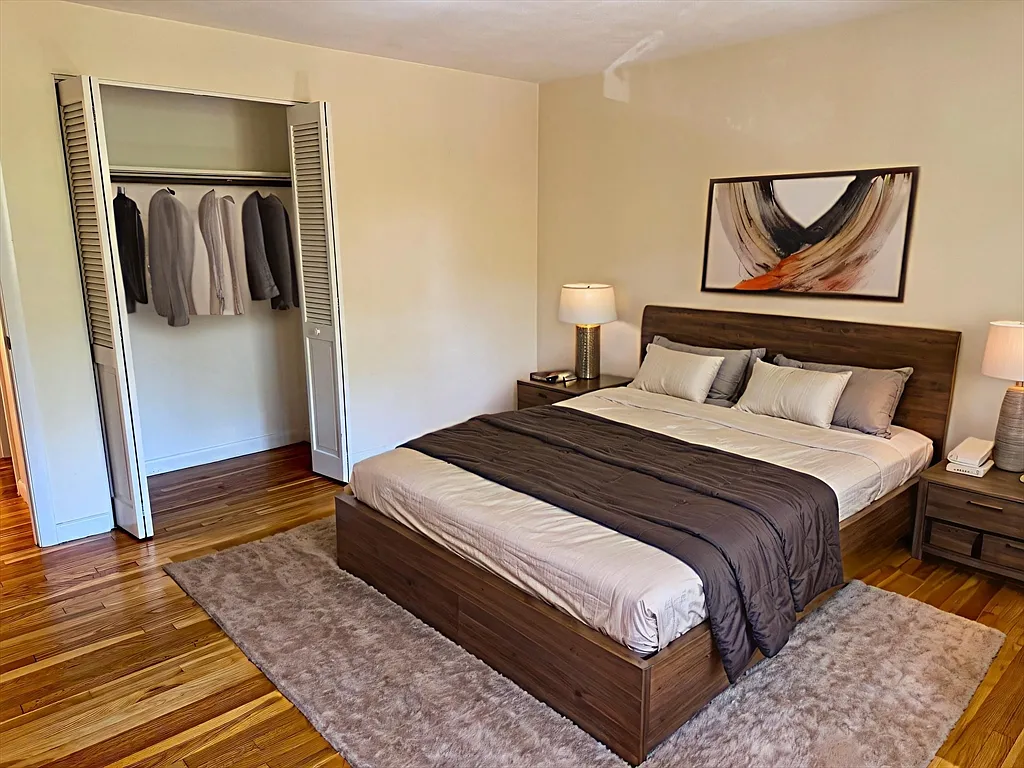 2 bed, 1.0 bath, 780 sqft, $2,900 — Photo 2