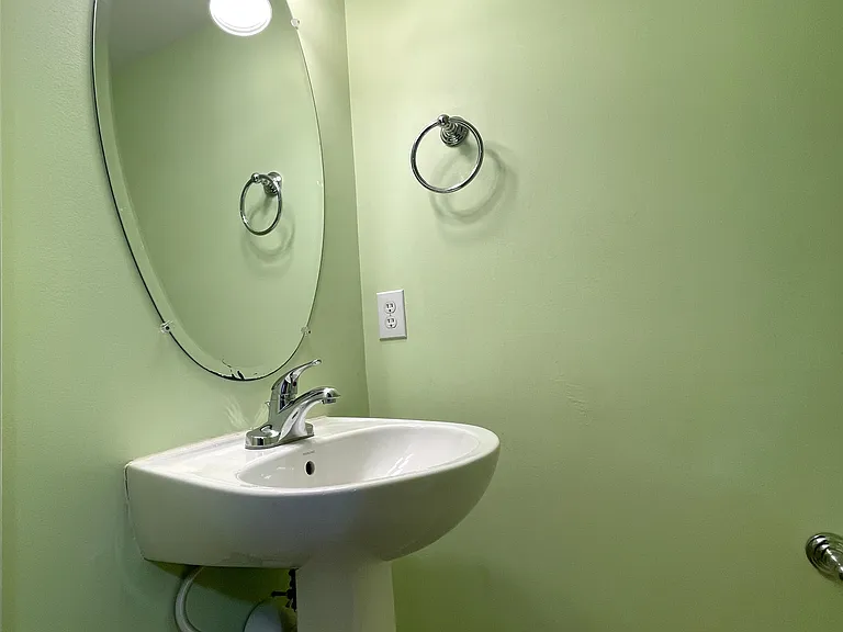 268 Baxter Dr — Photo 22