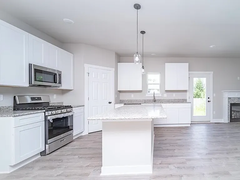 827 Kenai Ct — Photo 3