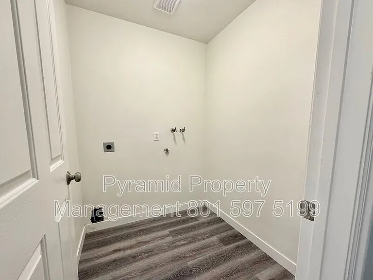 3178 S 945 E #B — Photo 11