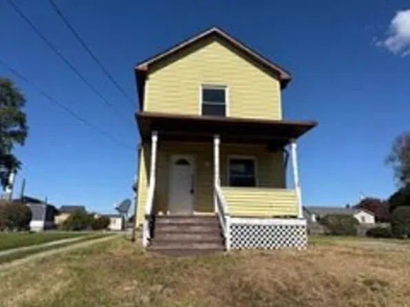 661 6th St, West Pittsburg, PA 16160