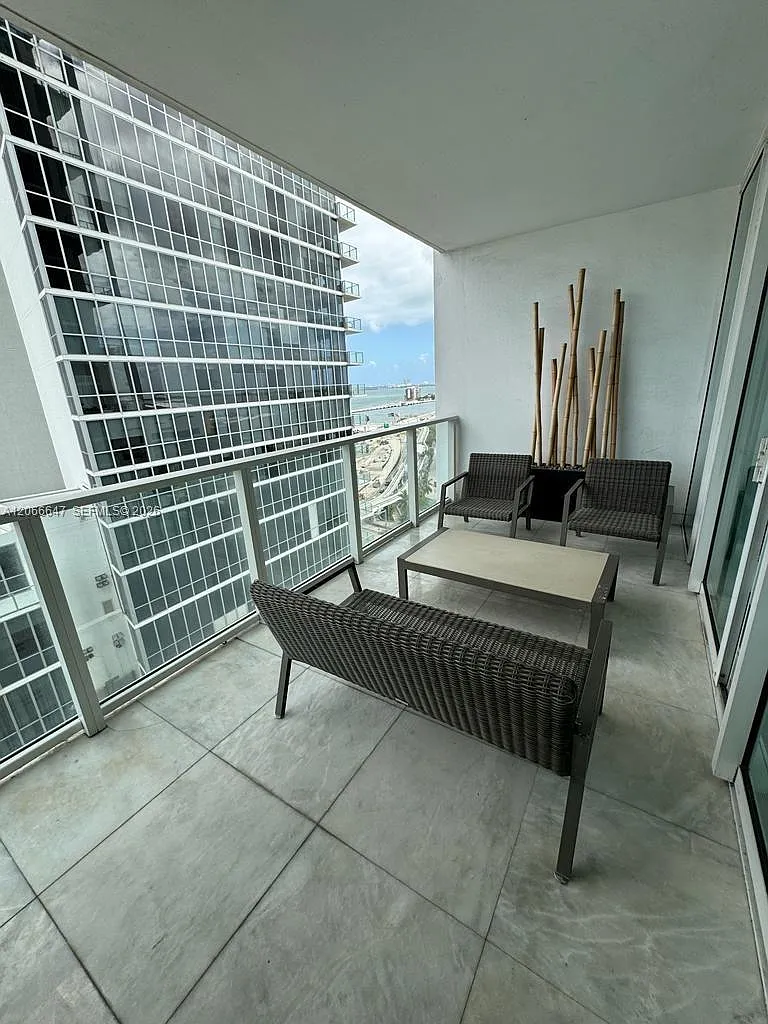 Ten Museum Pk Residential — Photo 2