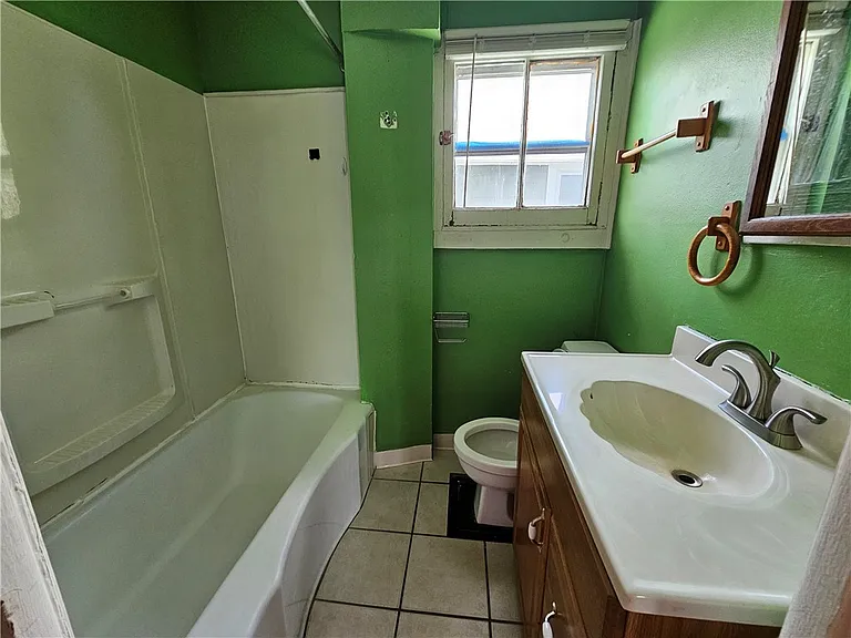 254 Anderson Ave — Photo 5