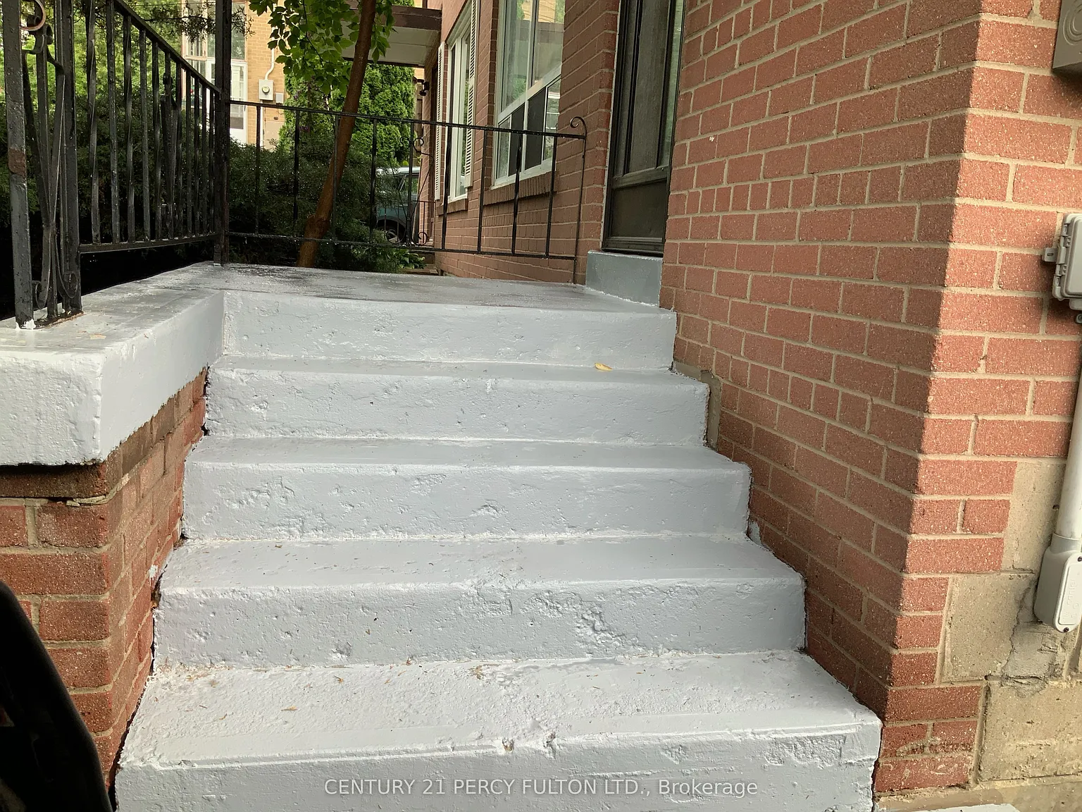 3 bed, $2,500 — Photo 2