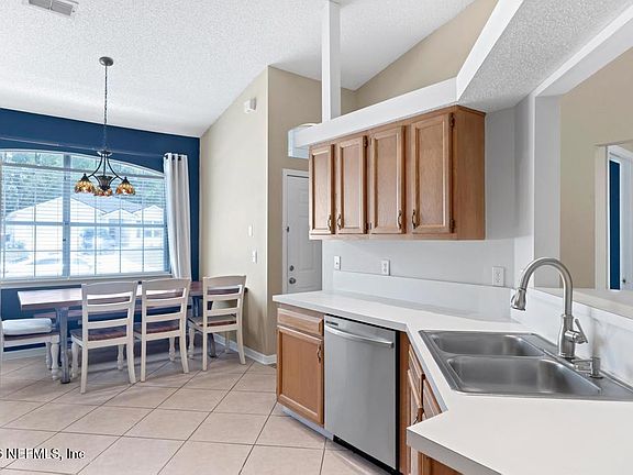 3rd image of 3338 GUERNSEY Court