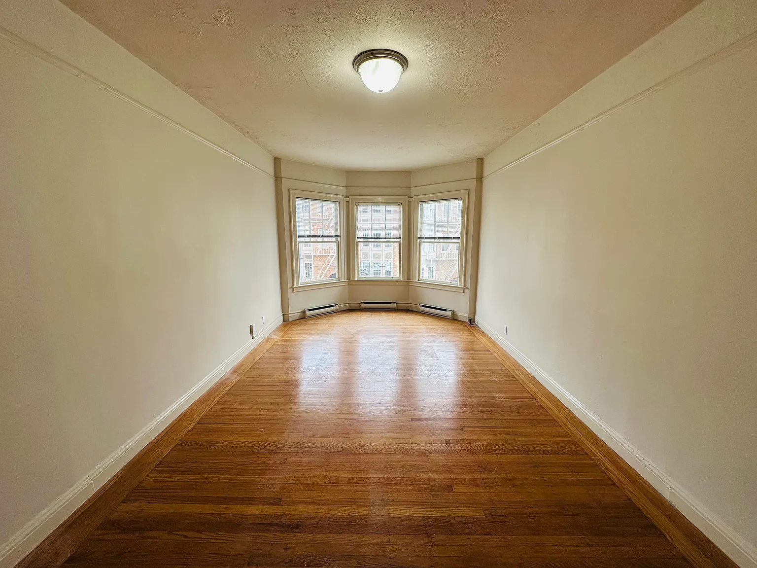 Studio, $4,095 — Photo 4