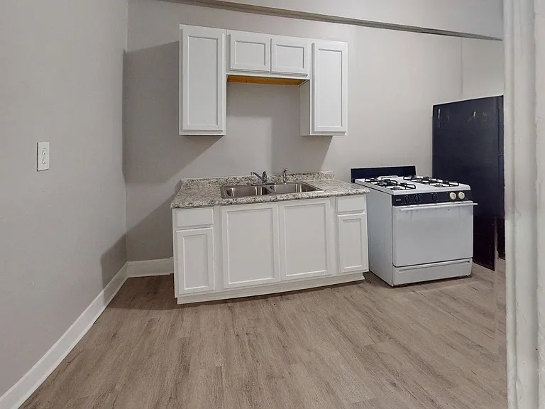 8111 Madison Ave — Photo 41