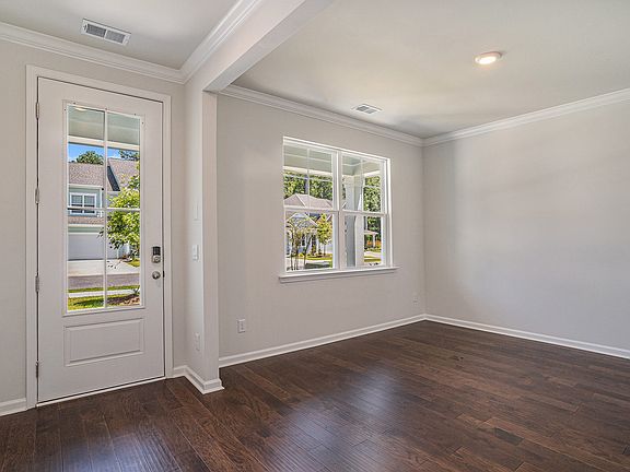 5th image of 201 Cherry Grove Dr