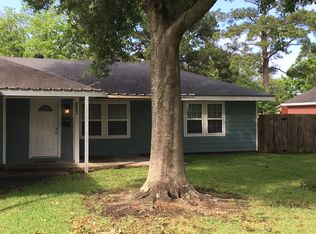 623 S 10 And Half, Nederland, TX 77627