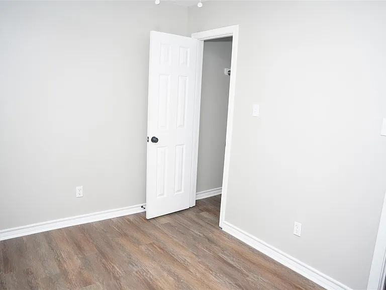 4122 Tiffin St — Photo 7