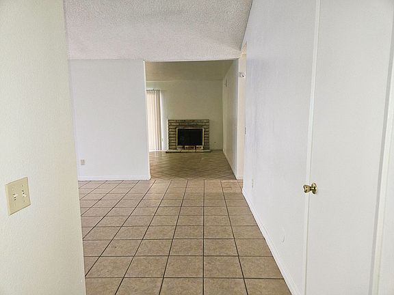 2nd image of 408 E Avenue J5
