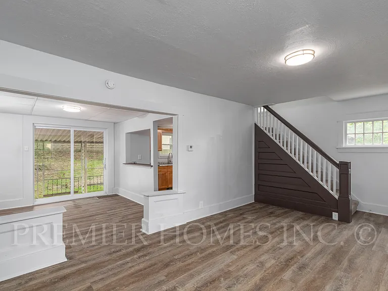 415 Elgin Ave NW — Photo 5