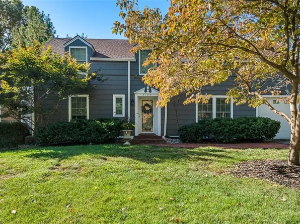 2105 W 50th Ter, Mission Woods, KS 66205