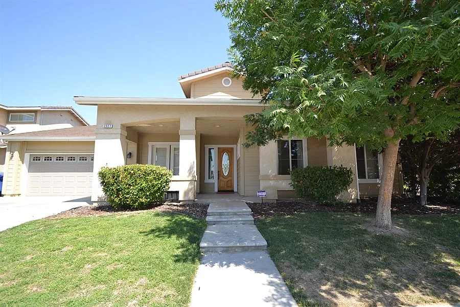 2577 S Argyle Ave photo 1