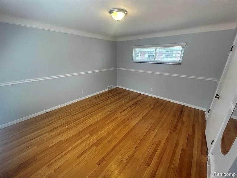 4121 Seminole Dr — Photo 10