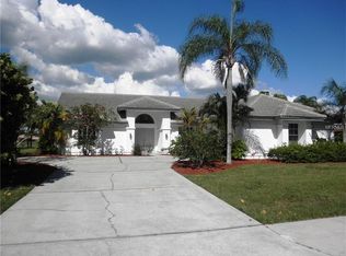8872 Misty Creek Dr, Sarasota, FL 34241