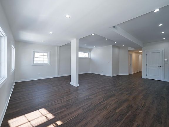 4th image of 149 N Waller Ave #2