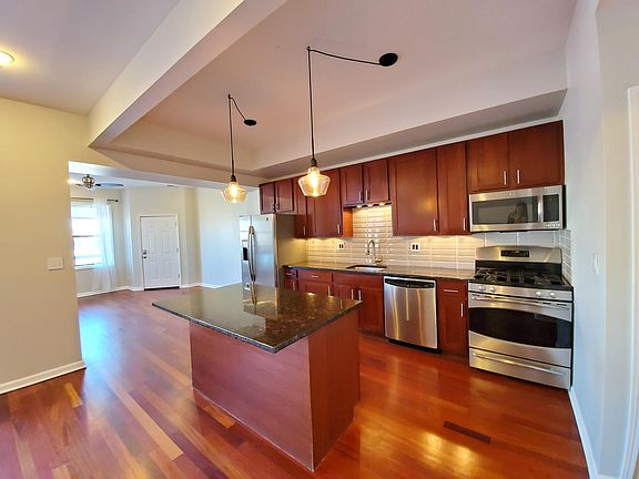 2nd image of 1523 N California Ave #3N