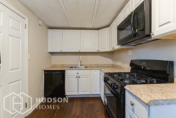 4th image of 8 W Grant St