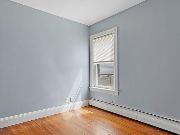 5th image of 22 Forest Ave Floor 1