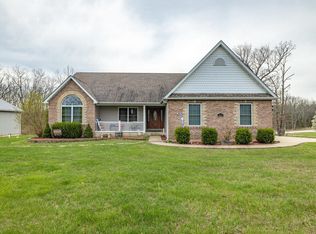 10013 Meadowbrook Ct, Mineral Point, MO 63660