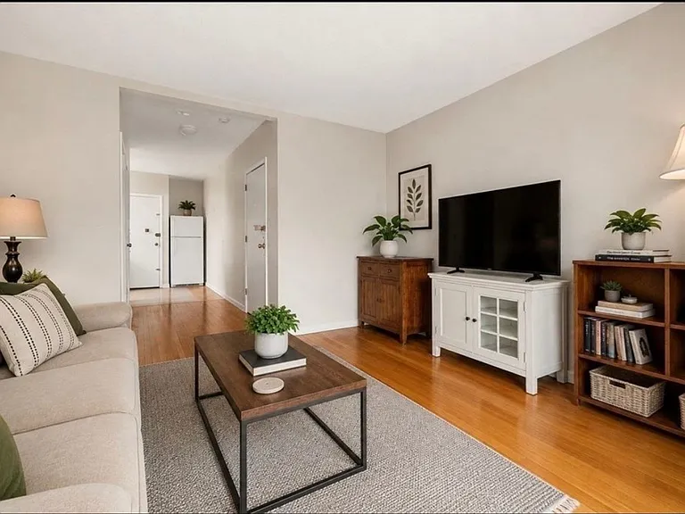 311 Summit Ave #8 — Photo 2