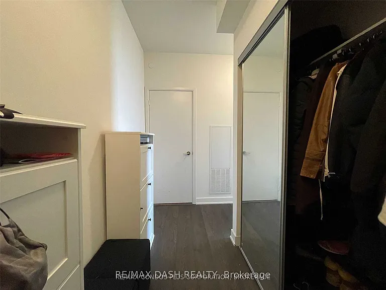 27 Bathurst St #902W — Photo 4